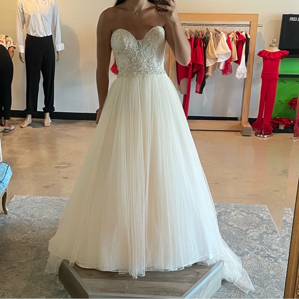 JUSTIN ALEXANDER WEDDING DRESS 8913